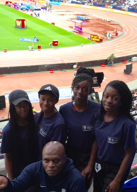 HHH U15G & Les in Olympic Stadium